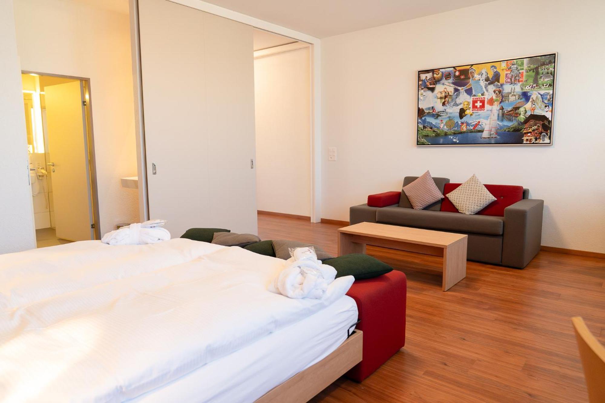Swissever Hotel Zug Steinhausen Rum bild
