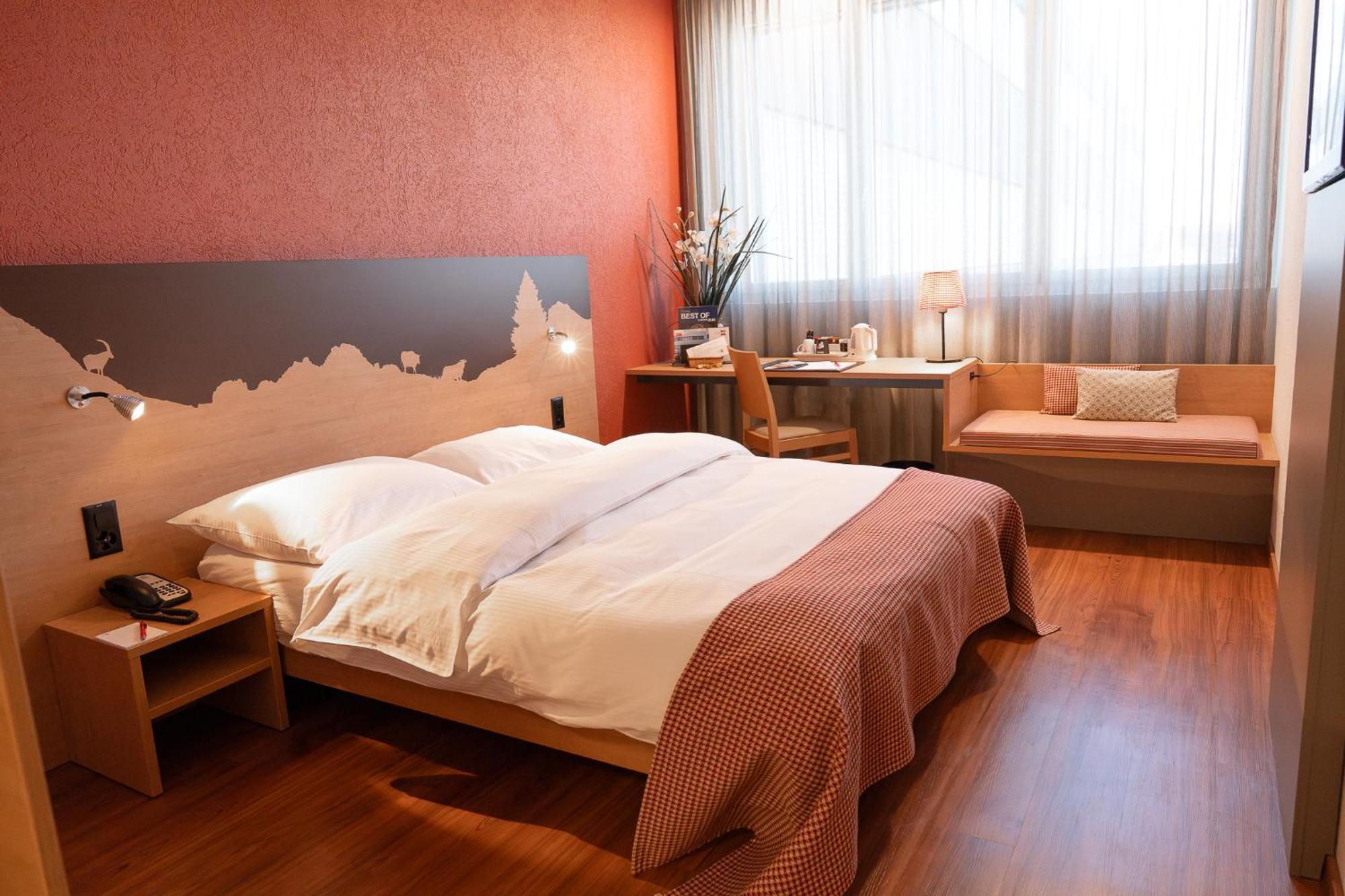 Swissever Hotel Zug Steinhausen Rum bild