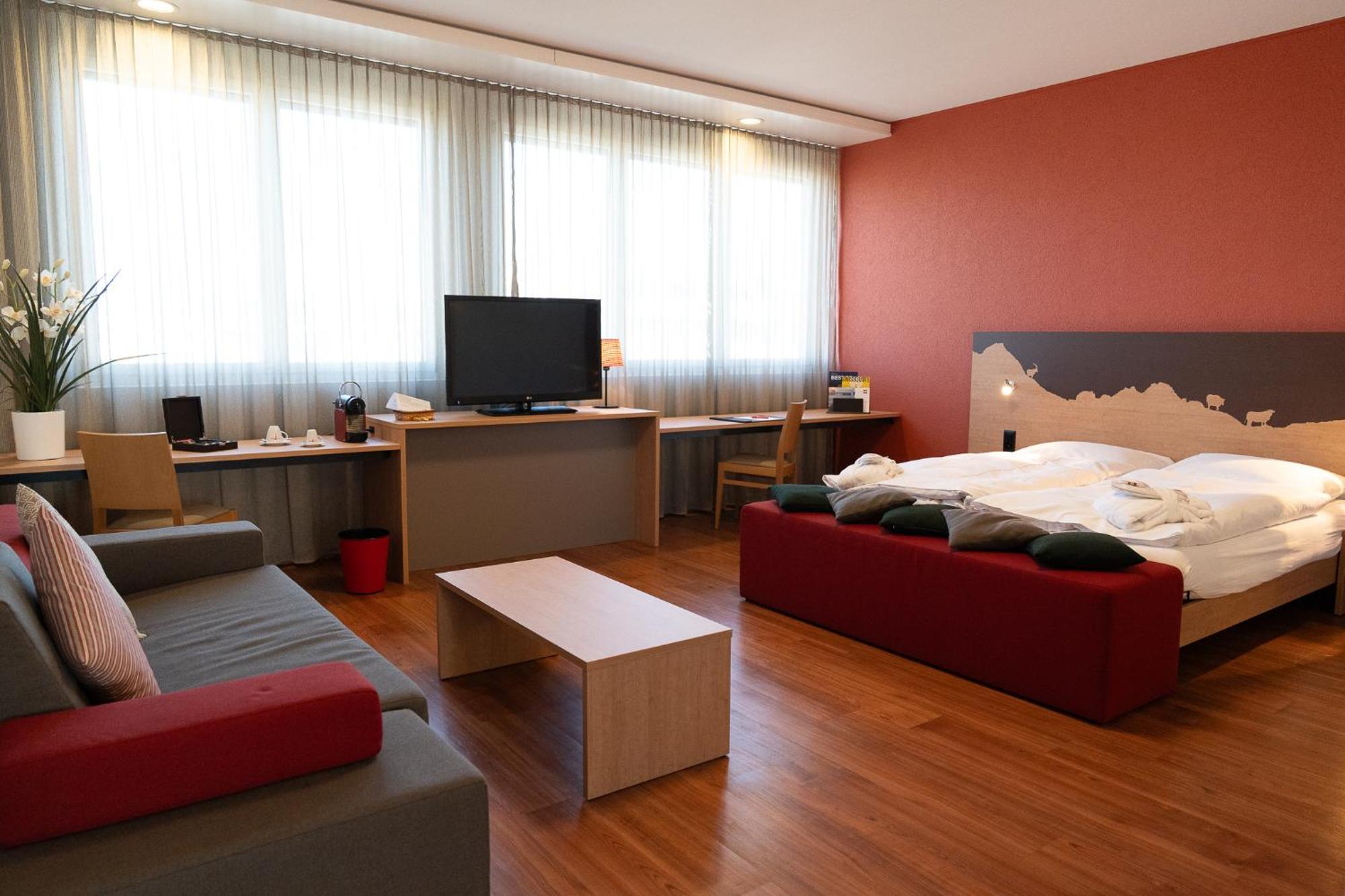 Swissever Hotel Zug Steinhausen Rum bild