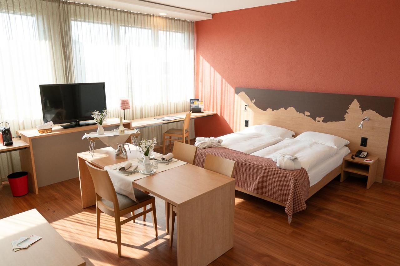 Swissever Hotel Zug Steinhausen Exteriör bild